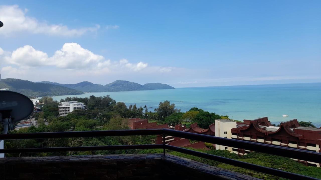 Susie'S Resort Seaview Suites At Sri Sayang Бату Феринги Екстериор снимка
