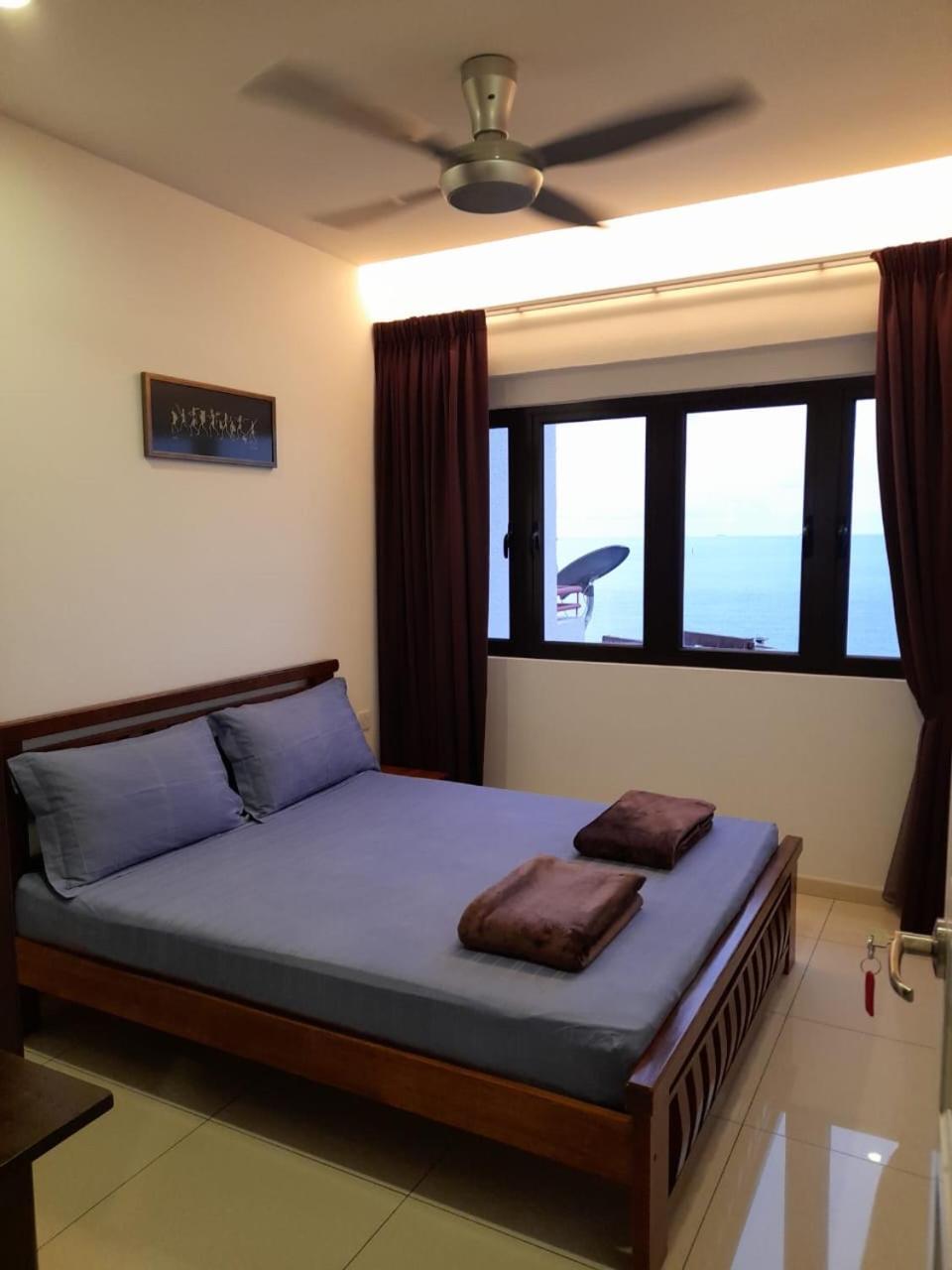 Susie'S Resort Seaview Suites At Sri Sayang Бату Феринги Екстериор снимка