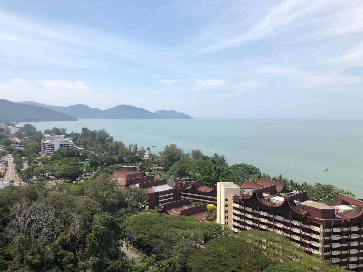 Susie'S Resort Seaview Suites At Sri Sayang Бату Феринги Екстериор снимка